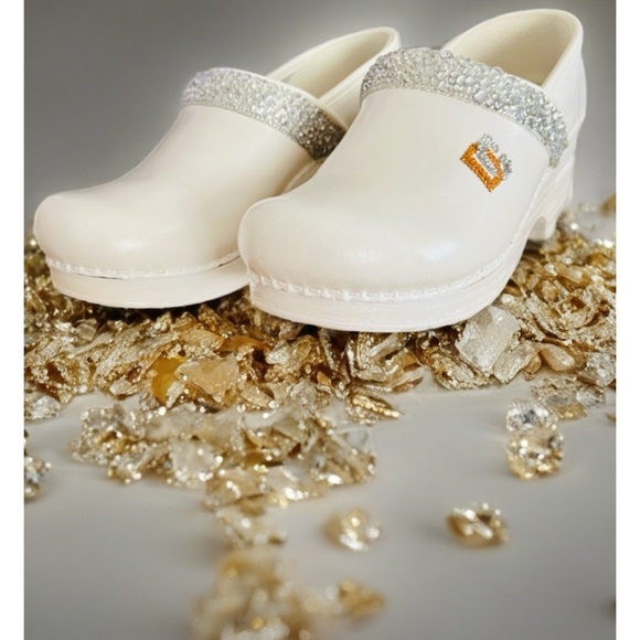 💎Custom Upcycled Dansko White Leather Clogs w/ Lots of Bling✨ One of a Kind! 💎 - Picture 4 of 6